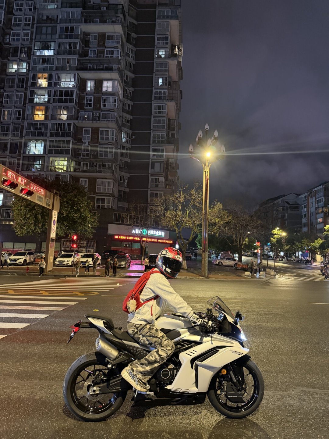 春风500SR油耗劝退?扒完全网车主实测,这台28980元的四缸仿赛账要这么算