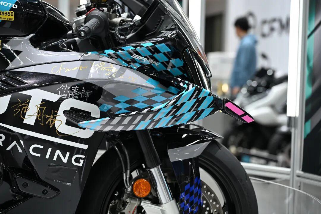 春风问“V4该去跑什么比赛”,评论区刷满WSBK:看完两个月的信号,答案没那么简单