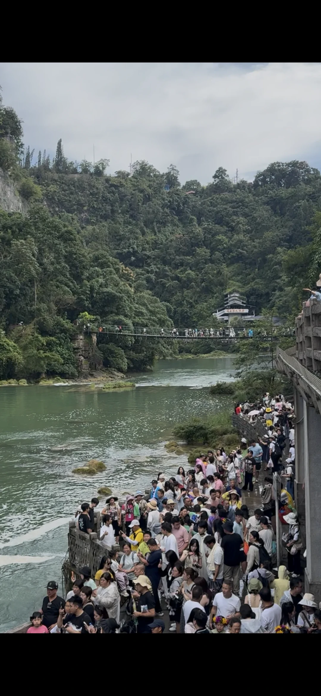 贵州人挤人,但补贴到年底:三类消费券叠着用,70元的门票只花28元