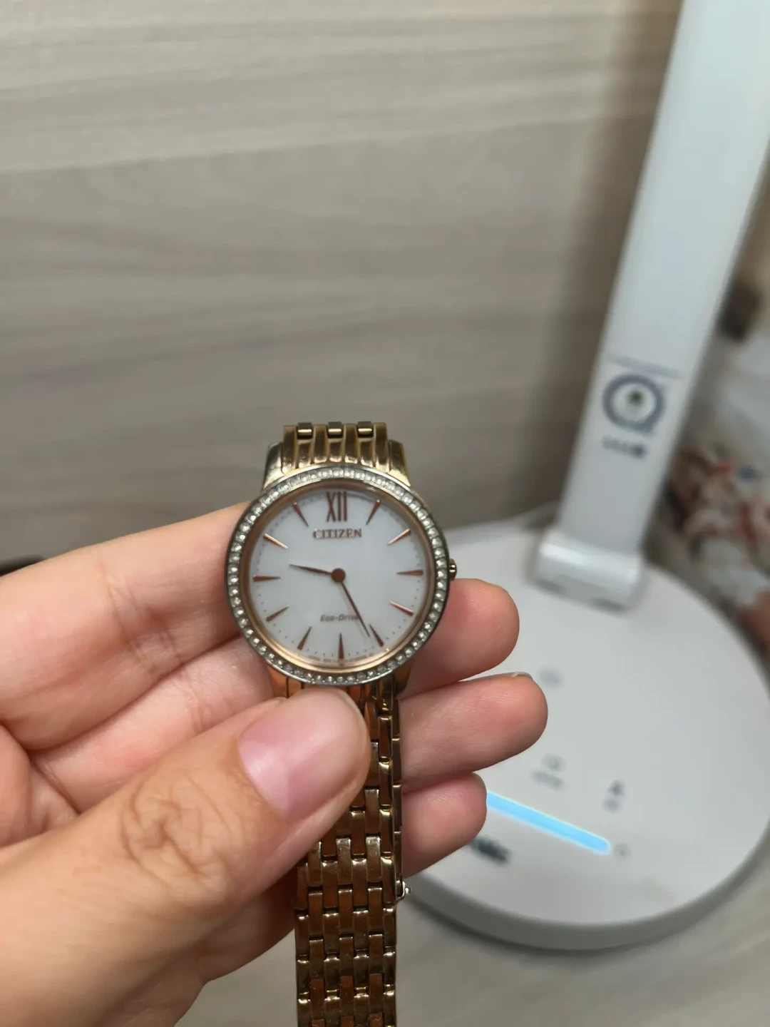 西铁城光动能停走、秒针两秒一跳？送修前先看这张自查表，多数是亏电能在家救回来