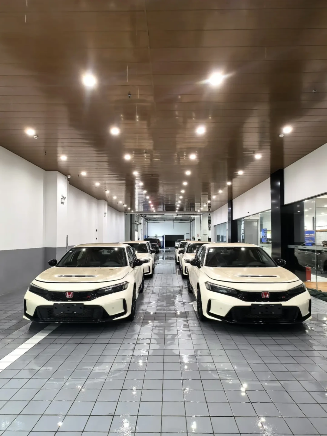 当年落地50万,如今全新现车30出头:思域Type R崩盘,最后一代纯油红头怎么圆梦、要避哪些坑