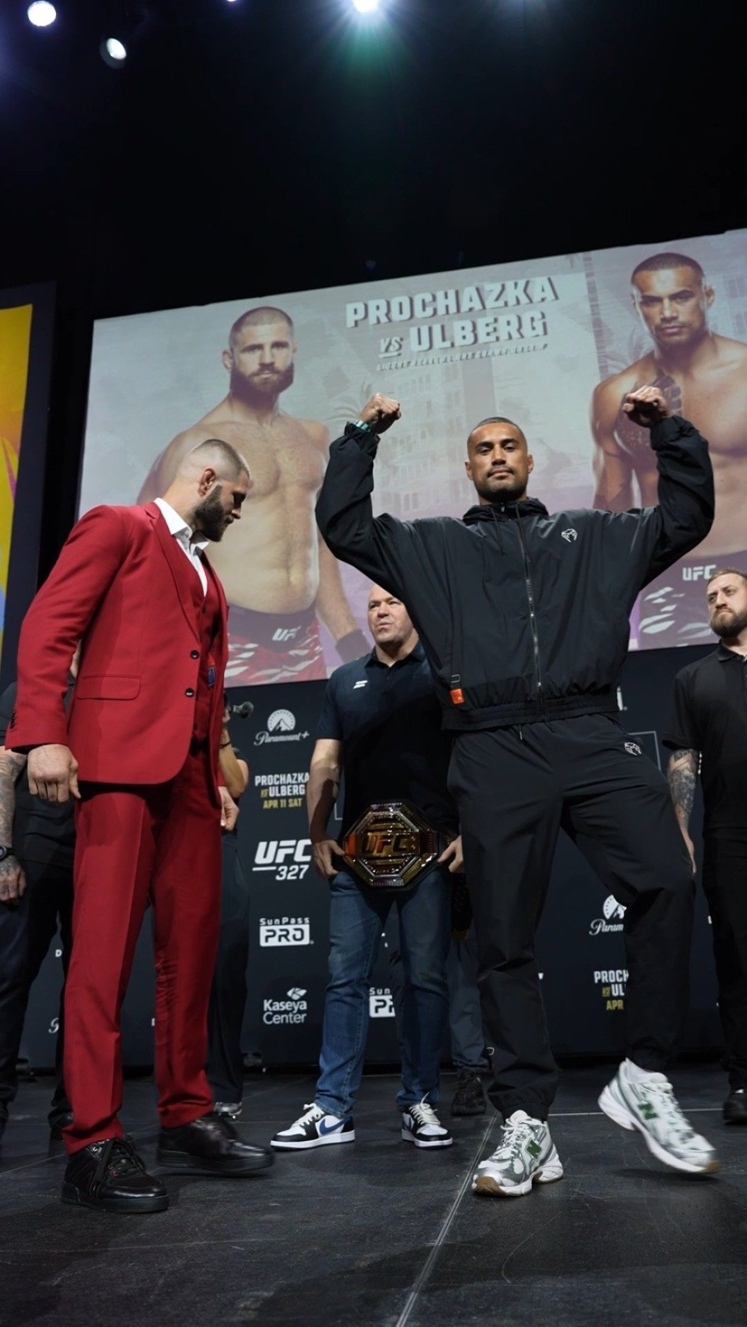 热搜说“中国选手十年从WKG打到UFC冠军”:先别急着激动,这三件事得先说清