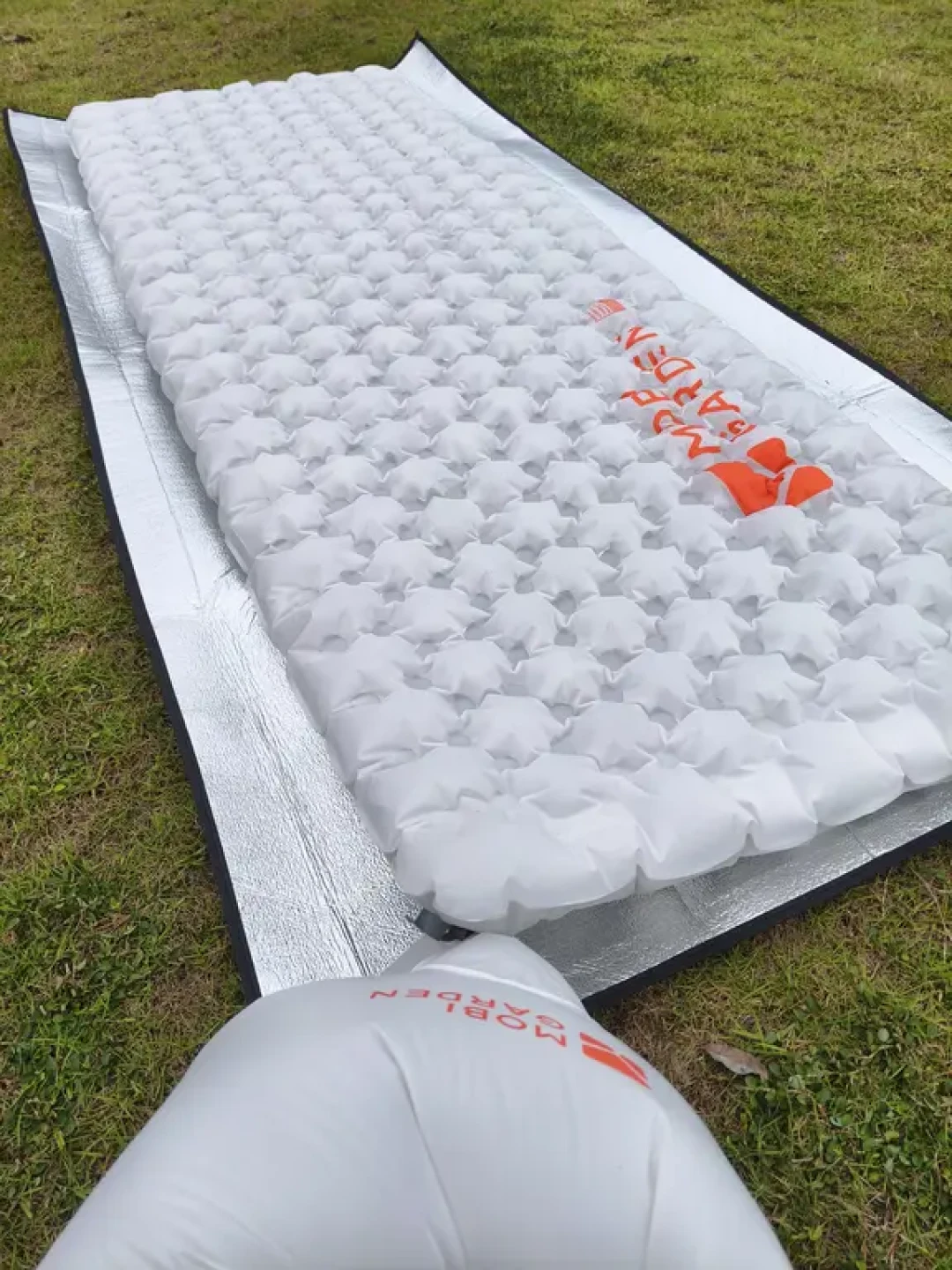 牧高笛雪翎气垫好价跌到280元:官标443g实测540+,秋徒步前把版型、保暖和坑一次讲透
