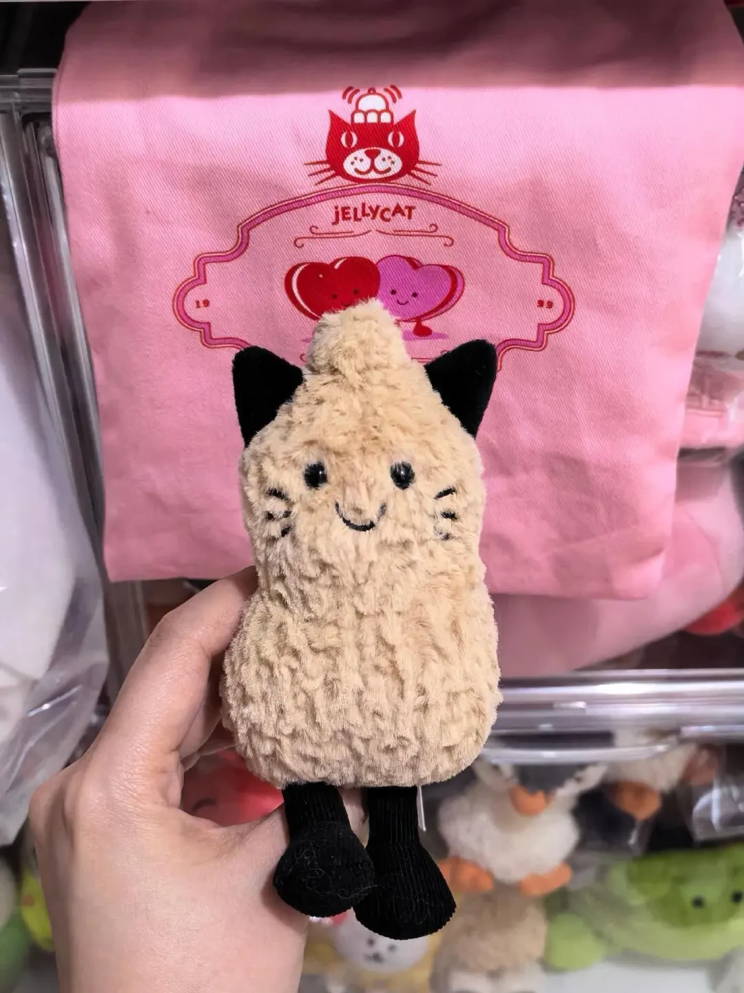 Jellycat万圣节系列今日到店:全线10款199-559元,花生猫开售两天降到66折,这一波走哪条路