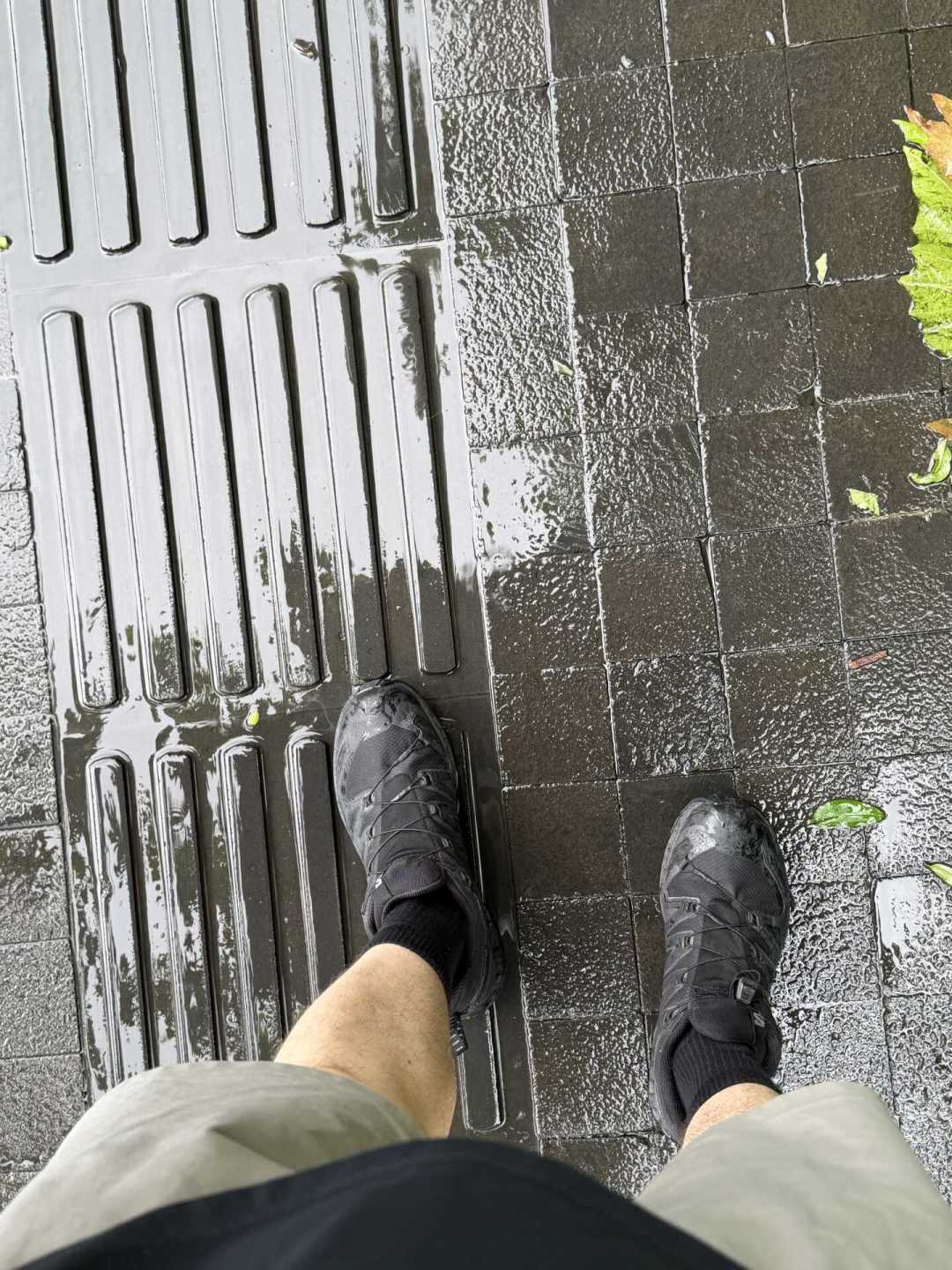 萨洛蒙闷脚臭脚,多数人怪错了脚:翻了20多条吐槽帖,问题出在「防水」上
