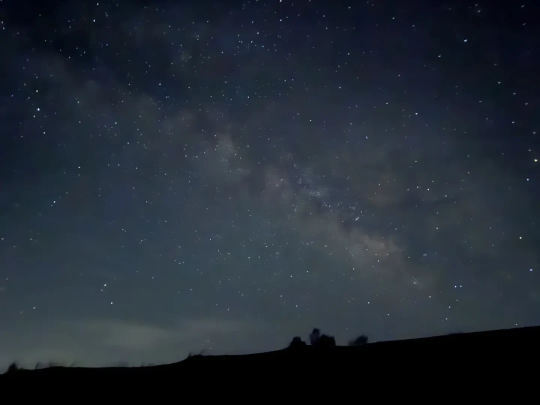 英仙座结束了,银河还在旺季:去腾格里观星,先查农历再订酒店