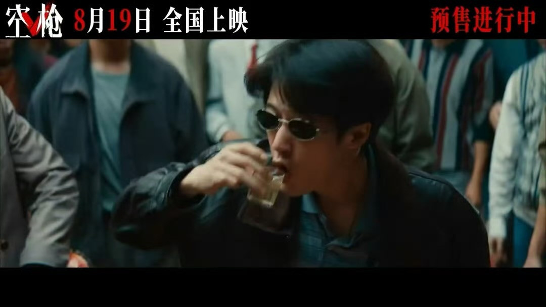 杜琪峰八月三连动:拍西部片、坐威尼斯评审席,院线还有一部“杜味”警匪