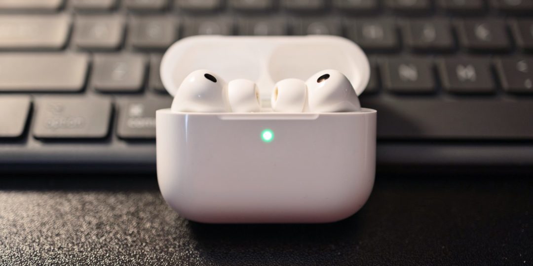 AirPods Pro 4 爆料再上热搜:我把两年的传闻扒完,劝你别等