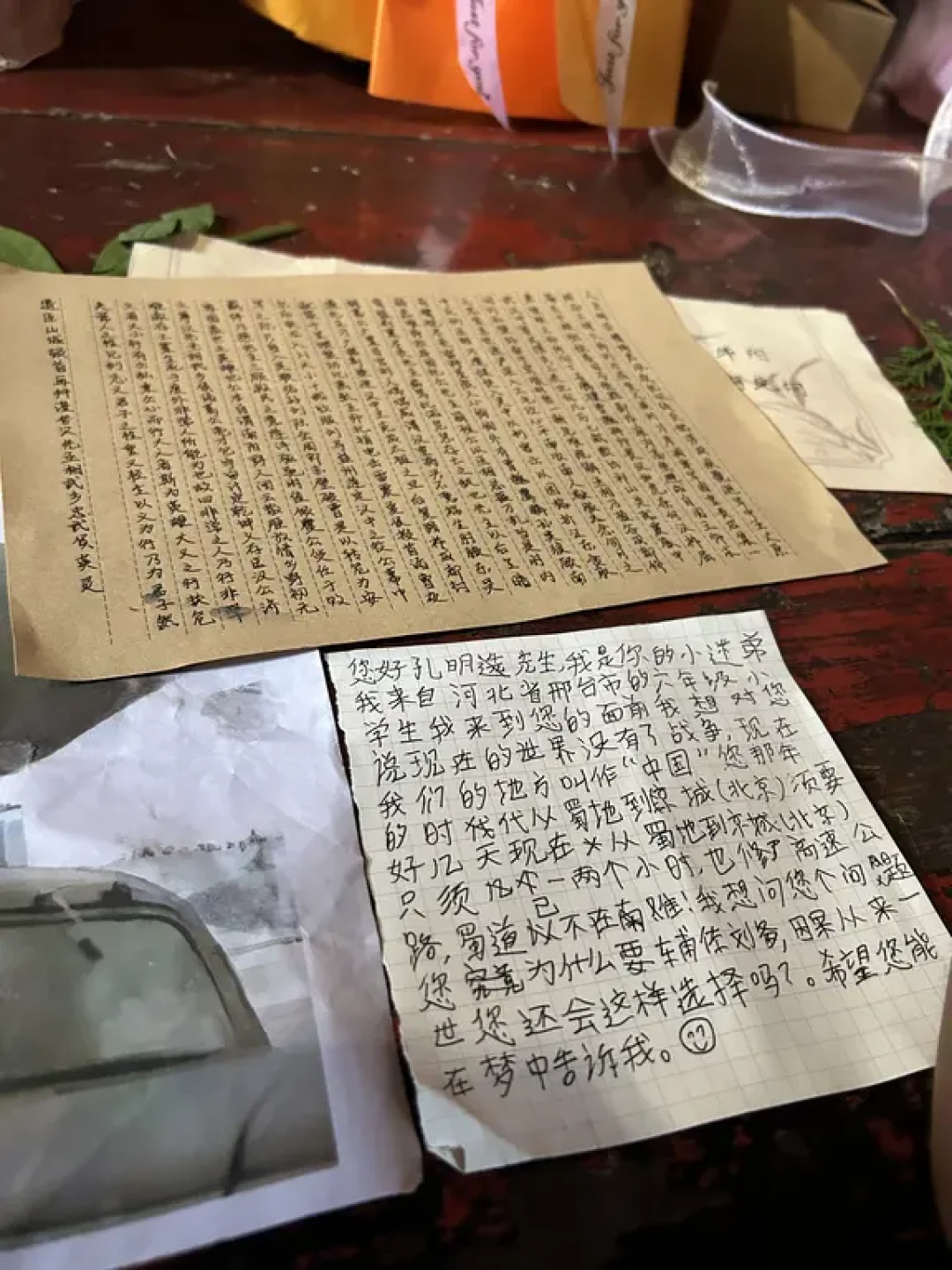 “丞相,东风给你送到了”:这个夏天,武侯祠诸葛亮像前的供桌被东风导弹占领了