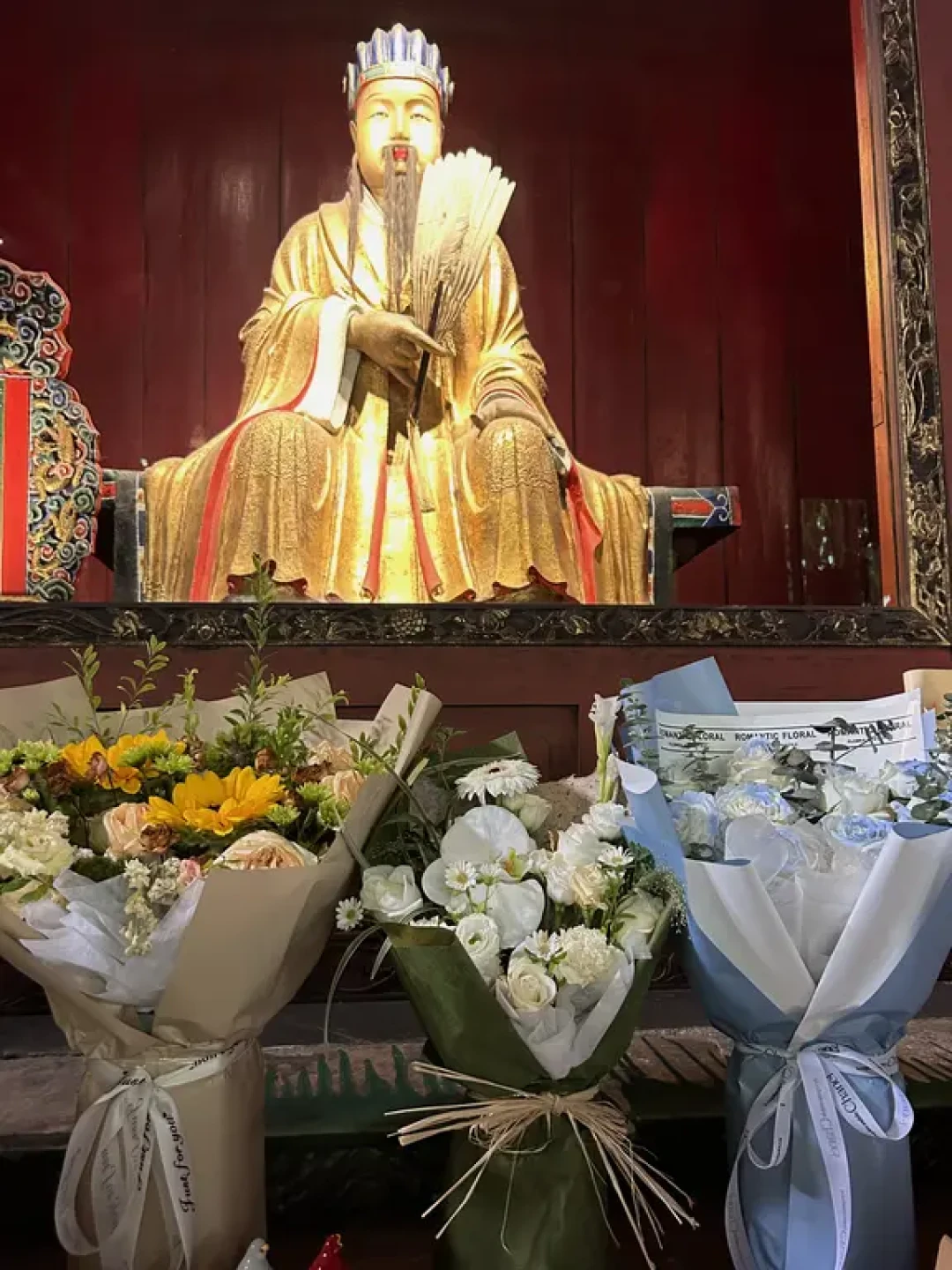 “丞相,东风给你送到了”:这个夏天,武侯祠诸葛亮像前的供桌被东风导弹占领了