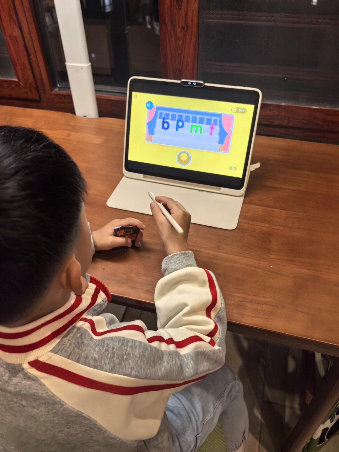 学而思学习机“崩了”的那晚:6143人排队等客服,致歉未提补偿——开学季还值得买吗?