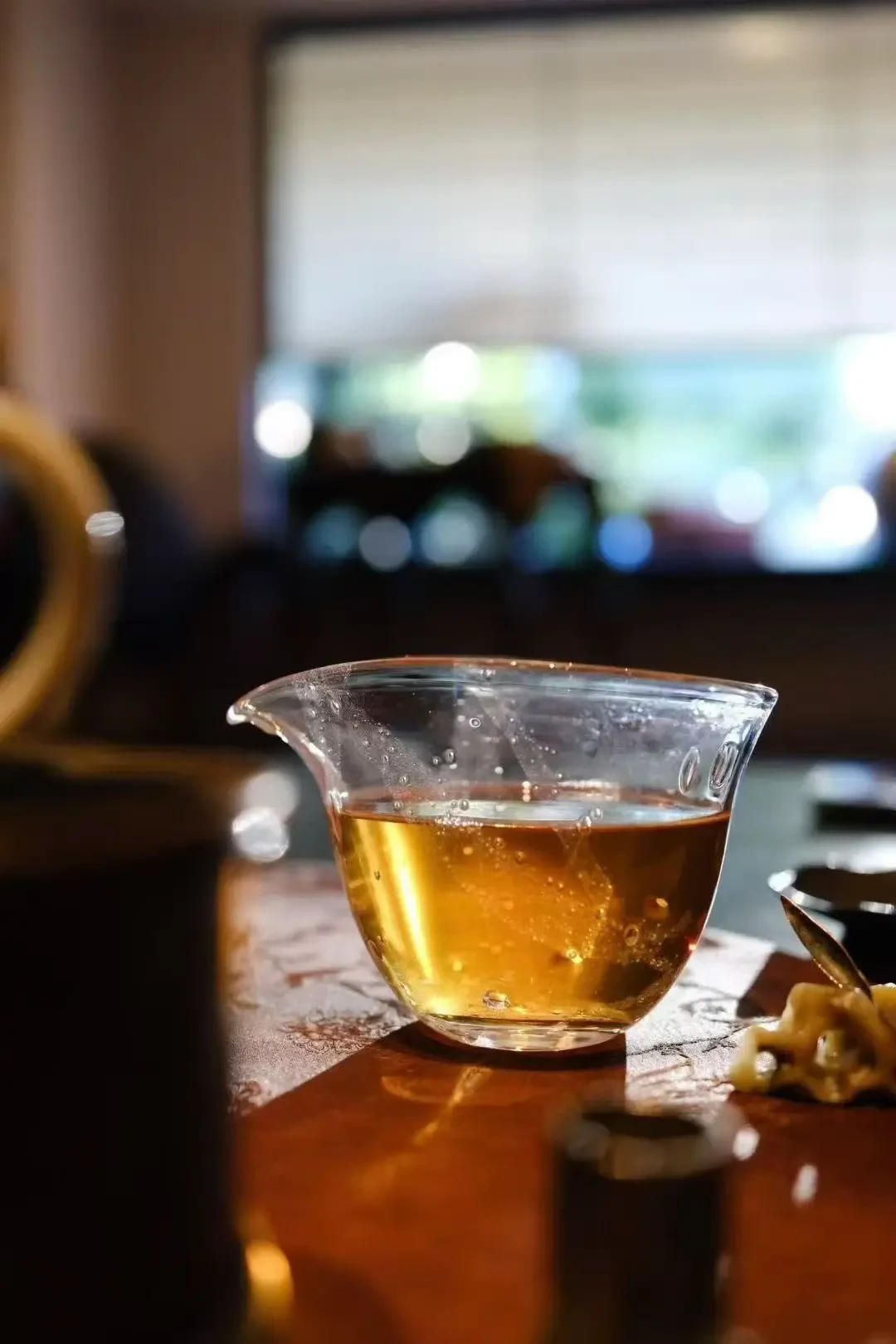末伏安茶正火,但别急着追老茶:祥源新茶到15年喝了一圈,7年才是甜区