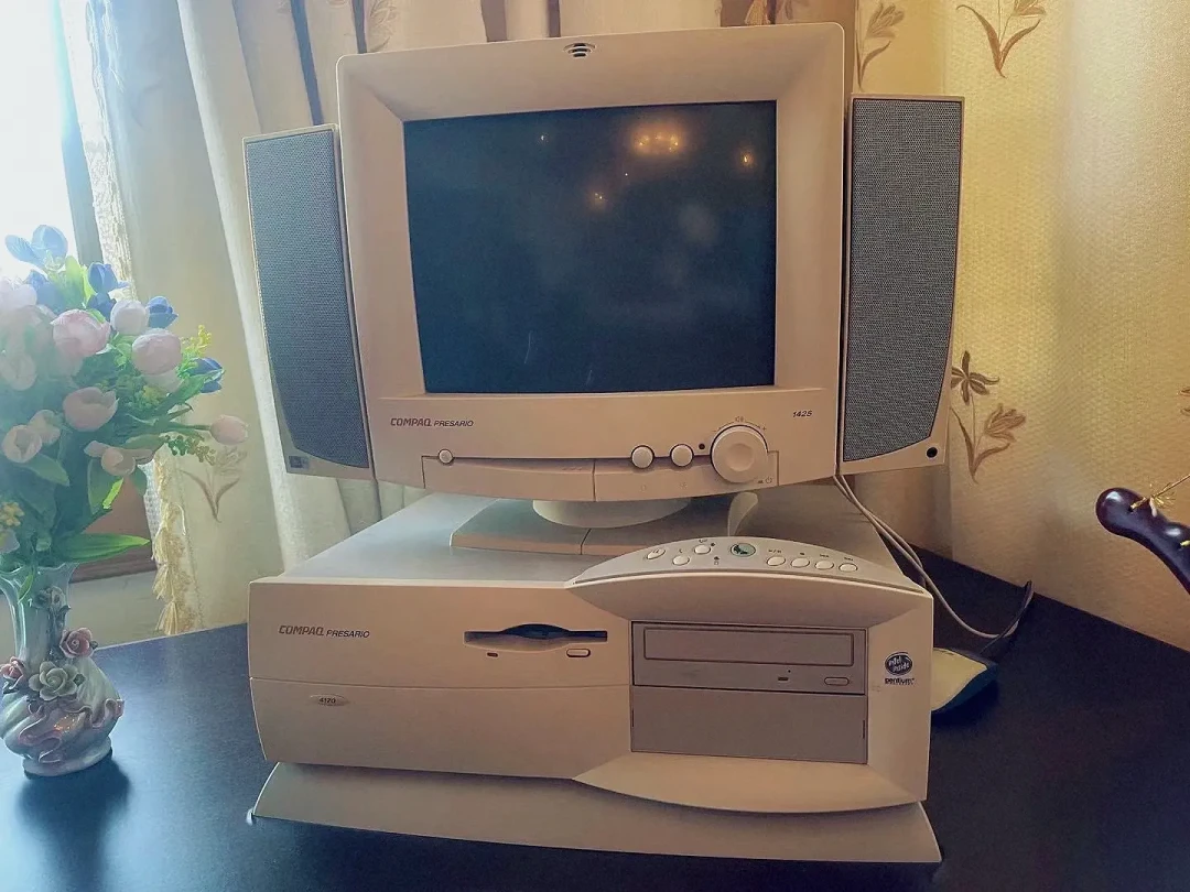 有人在游戏里造了颗CPU来跑 Windows 95:复古现场比想象中离谱
