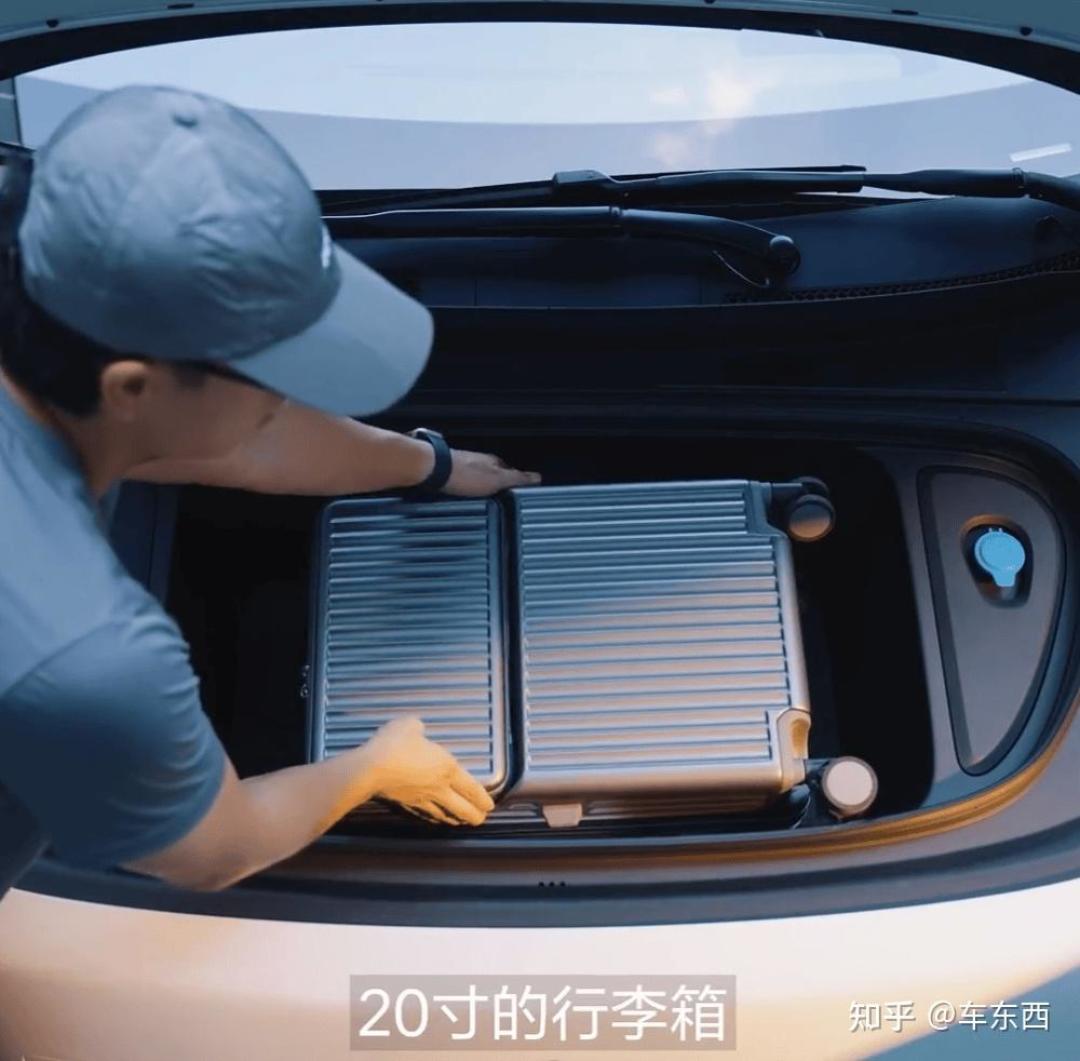 理想i8后驱版静默上市:便宜3万续航反而更长,提车已排到6-8周,月底前值得下订吗?