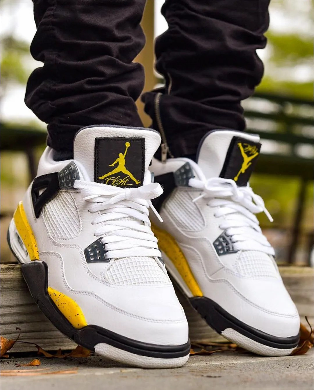 AJ4「巡回黄」8月29日国区SNKRS先行发售:20年首次复刻,先分清它和「电母」再决定冲不冲