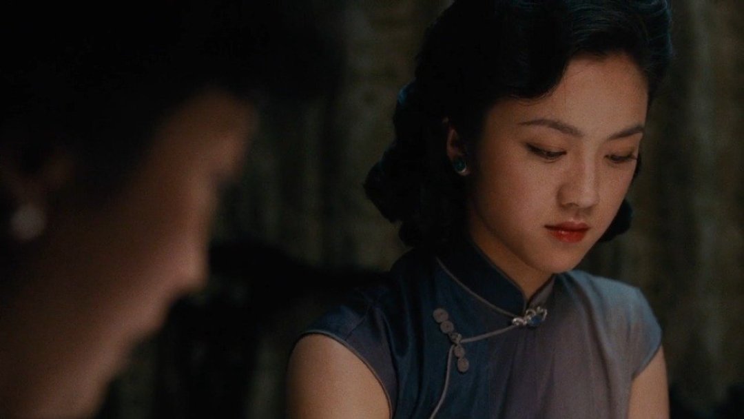 《色，戒》上映19年，全网还在逐帧拉片：给只记得床戏的你一份重看指南