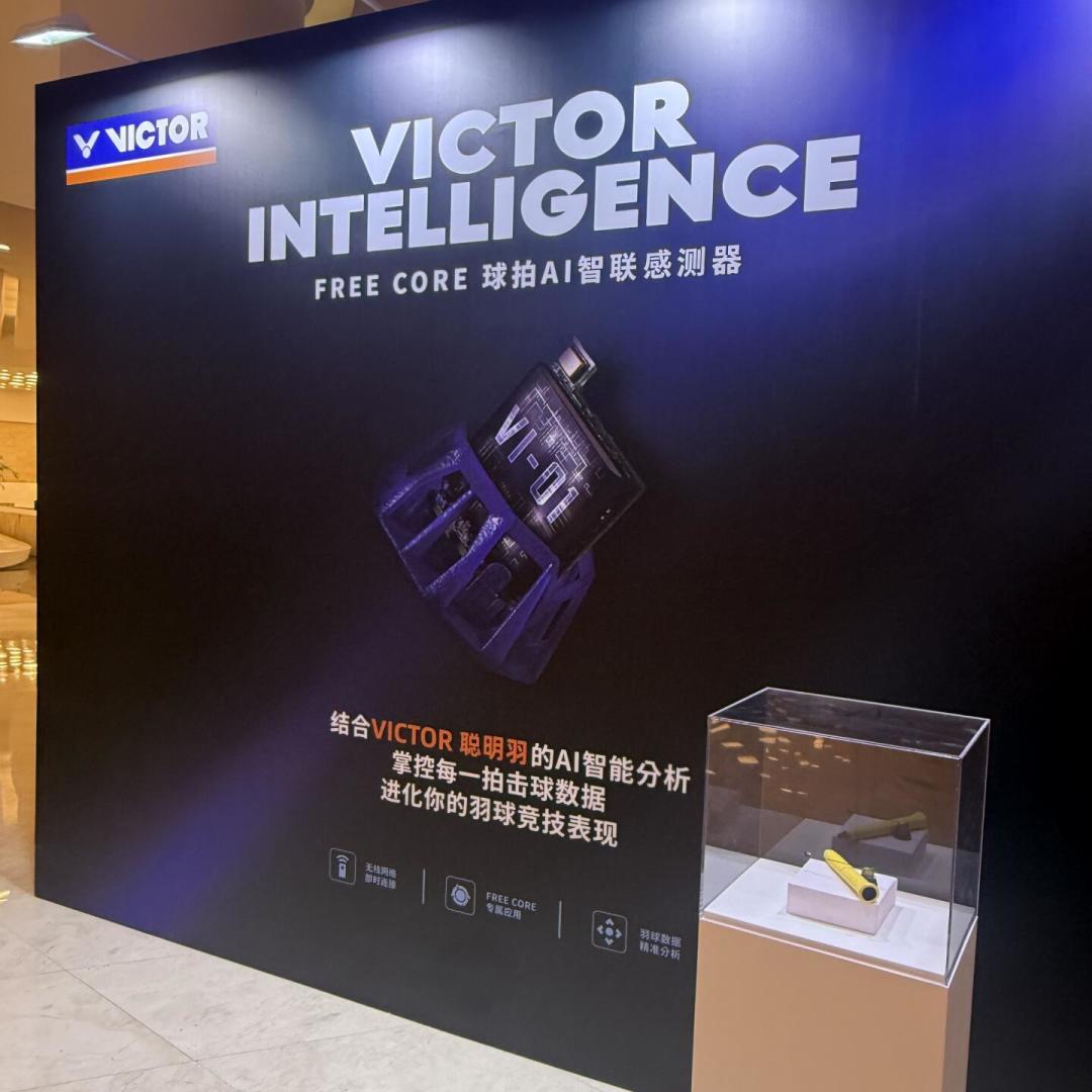 威克多悬浮手柄2.0承诺解决底盖易掉,还要往底盖里塞测球速芯片:先别急着冲,看看1.0的账本