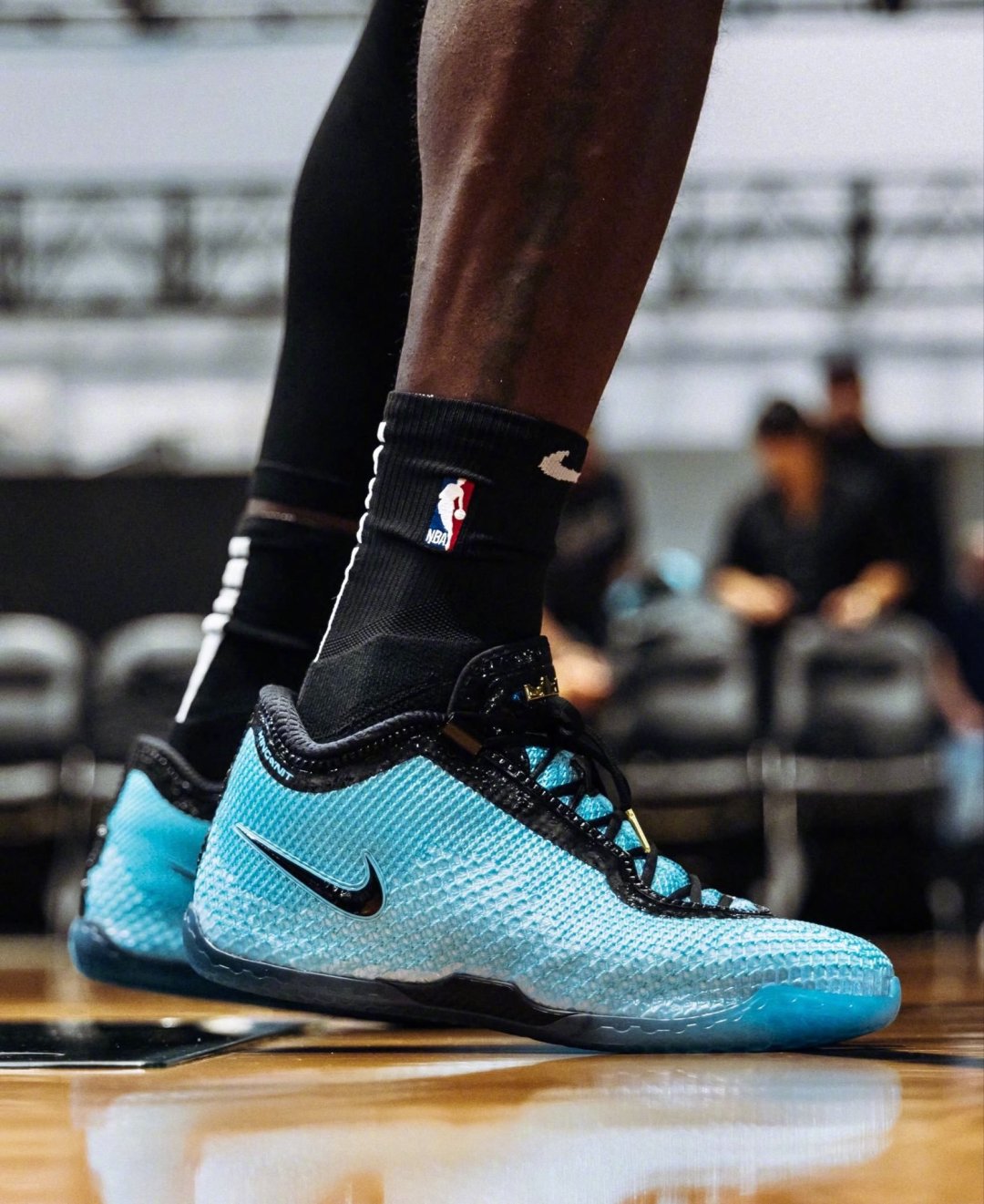 LeBron 24正式曝光:号称史上最轻的勒布朗篮球鞋,值得等吗?