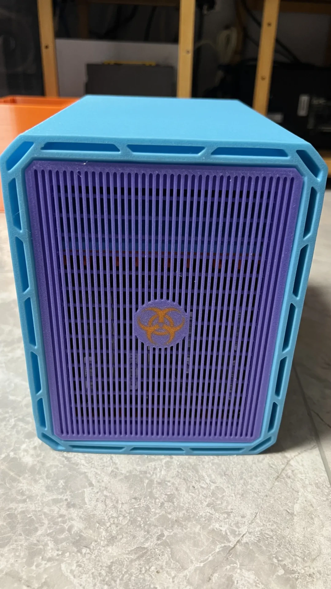 飞牛NAS用USB硬盘柜扩容：一人实测靠谱，一人炸了文件系统，差的不是品牌，是数据放哪