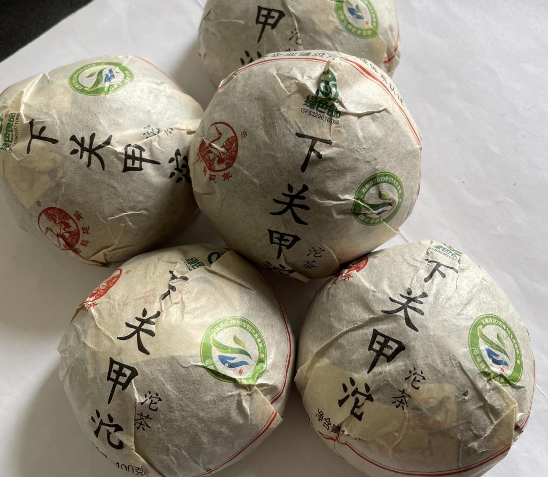 盲品14.5分垫底，老茶客却整件囤：下关沱茶的分数，没量出什么？