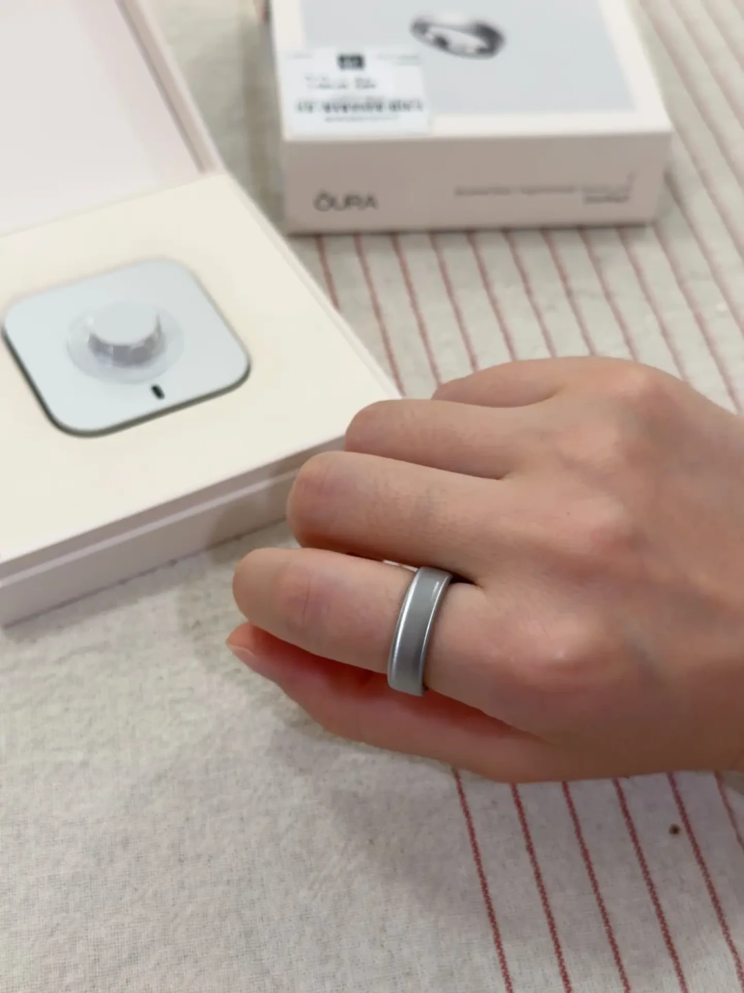 Oura Ring 5 变小了,却悄悄砍掉两个尺码:最小只到美码6,手指偏细的代购前先自查
