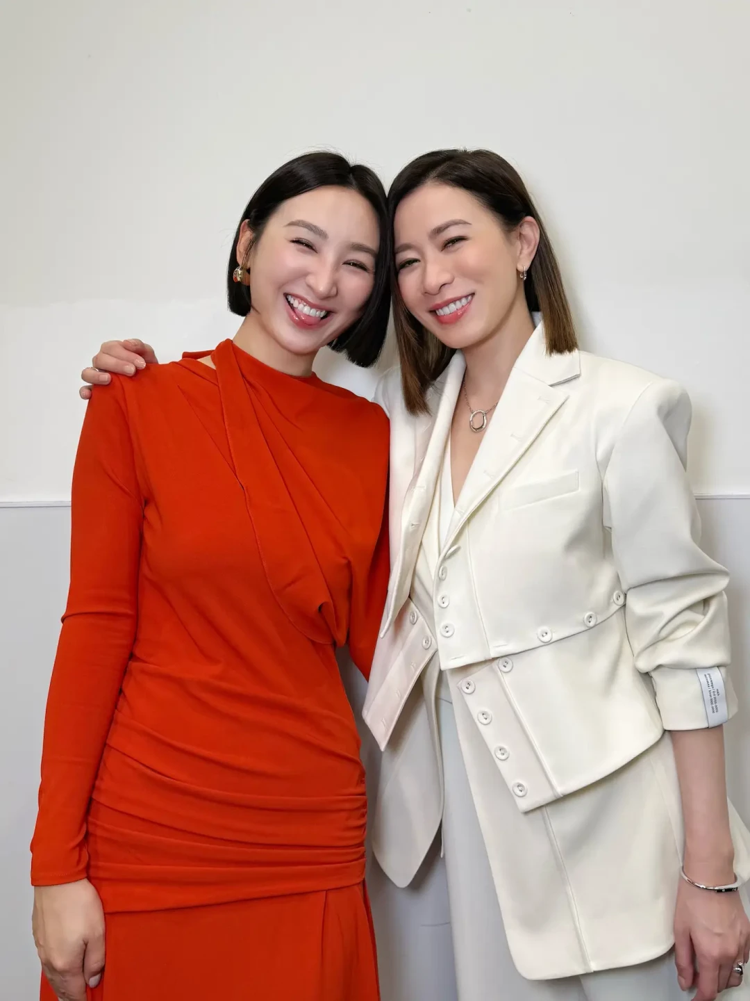 新闻女王3官宣了佘诗曼还没松口:时间线、三层卡点和辟谣一次捋清