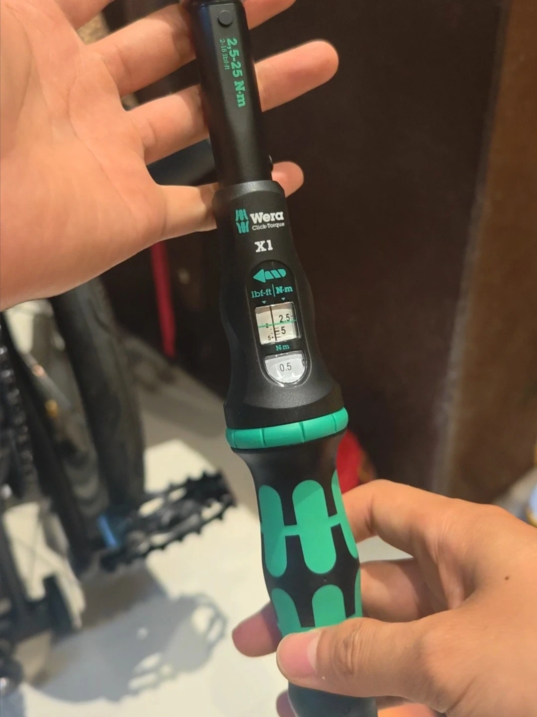免费借你用,买却要1200:翻完维拉扭矩扳手的漂流帖和几百条吵架记录,我整理出这把扳手适合谁