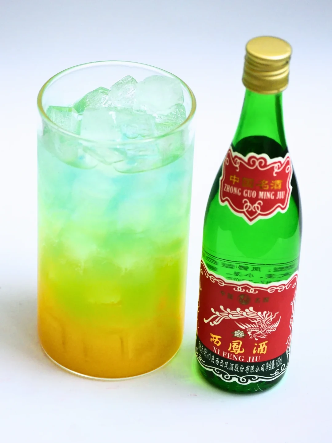 新中式调酒的风,终于刮到白酒了:一瓶40多的绿脖西凤能调十几杯,配方和翻车清单都整理好了