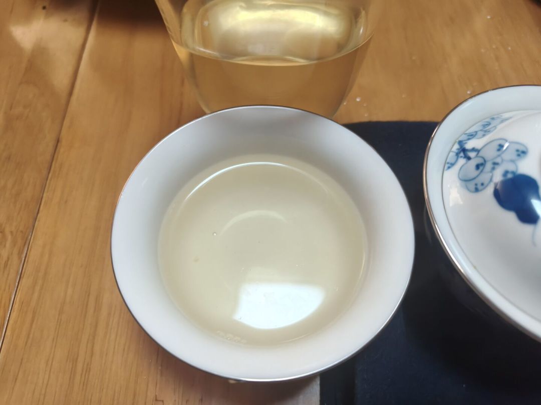 你泡的碧潭飘雪为什么发苦:翻遍全网翻车帖,3种泡法救回手里这罐上百元的茶