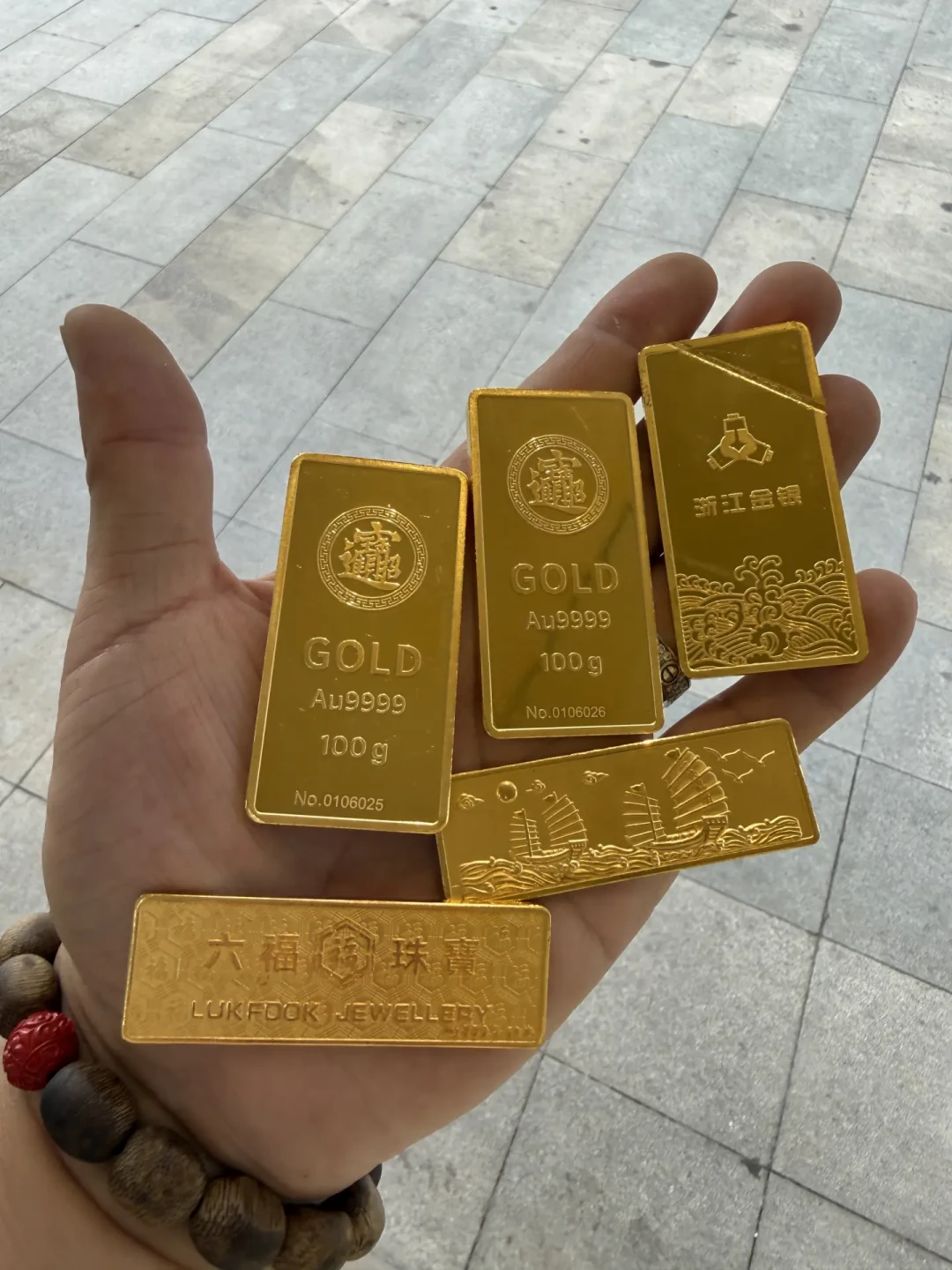 金价一周从938涨破950，纸黄金买不了了：积存金、金豆、小金条三条攒金路，我把成本算给你看