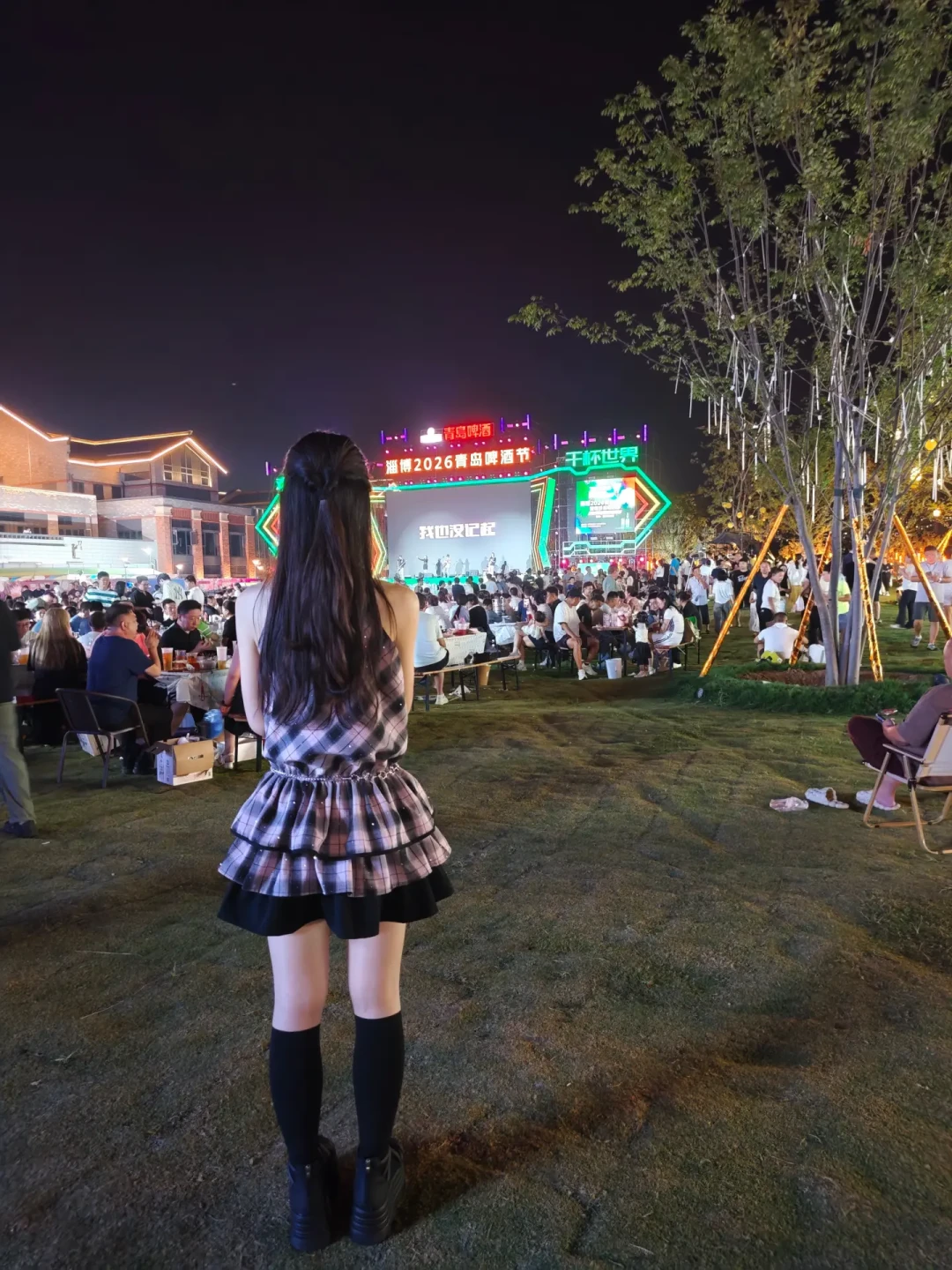 青岛主场昨晚闭幕,但啤酒节没结束:淄博、东营、扬州等巡回场刚开场,去之前先看这份避坑实录