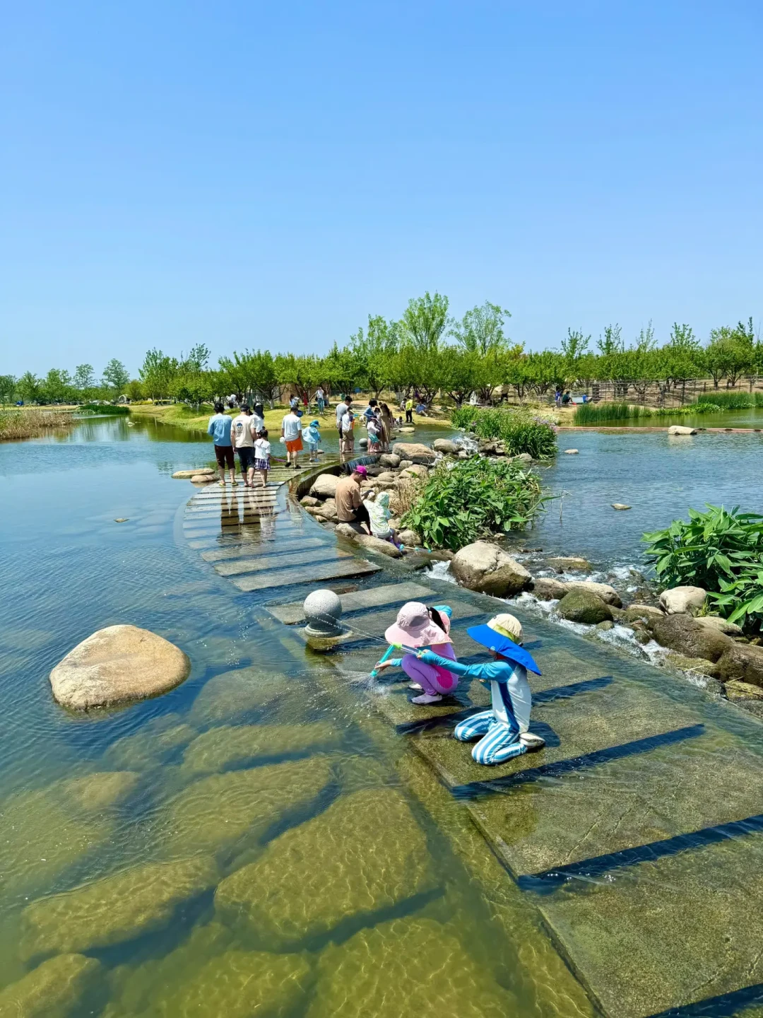 商业乐园一次两三百,免费的地方却被收藏三五千:翻了十几个城市的清单,爆火的全踩中这4条