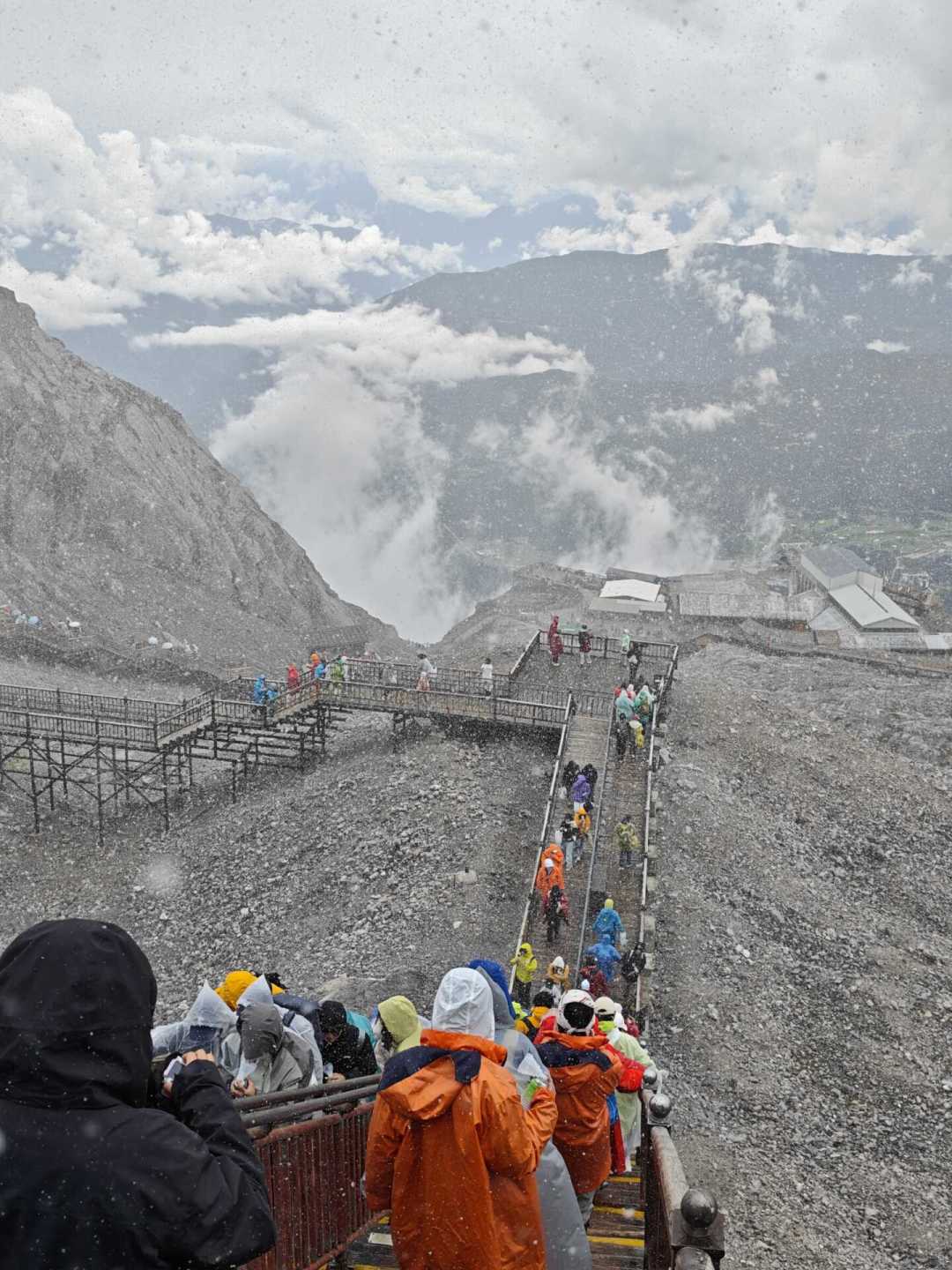 天气预报显示云南天天下雨到月底:退票前,先看看你的行程属于哪一类