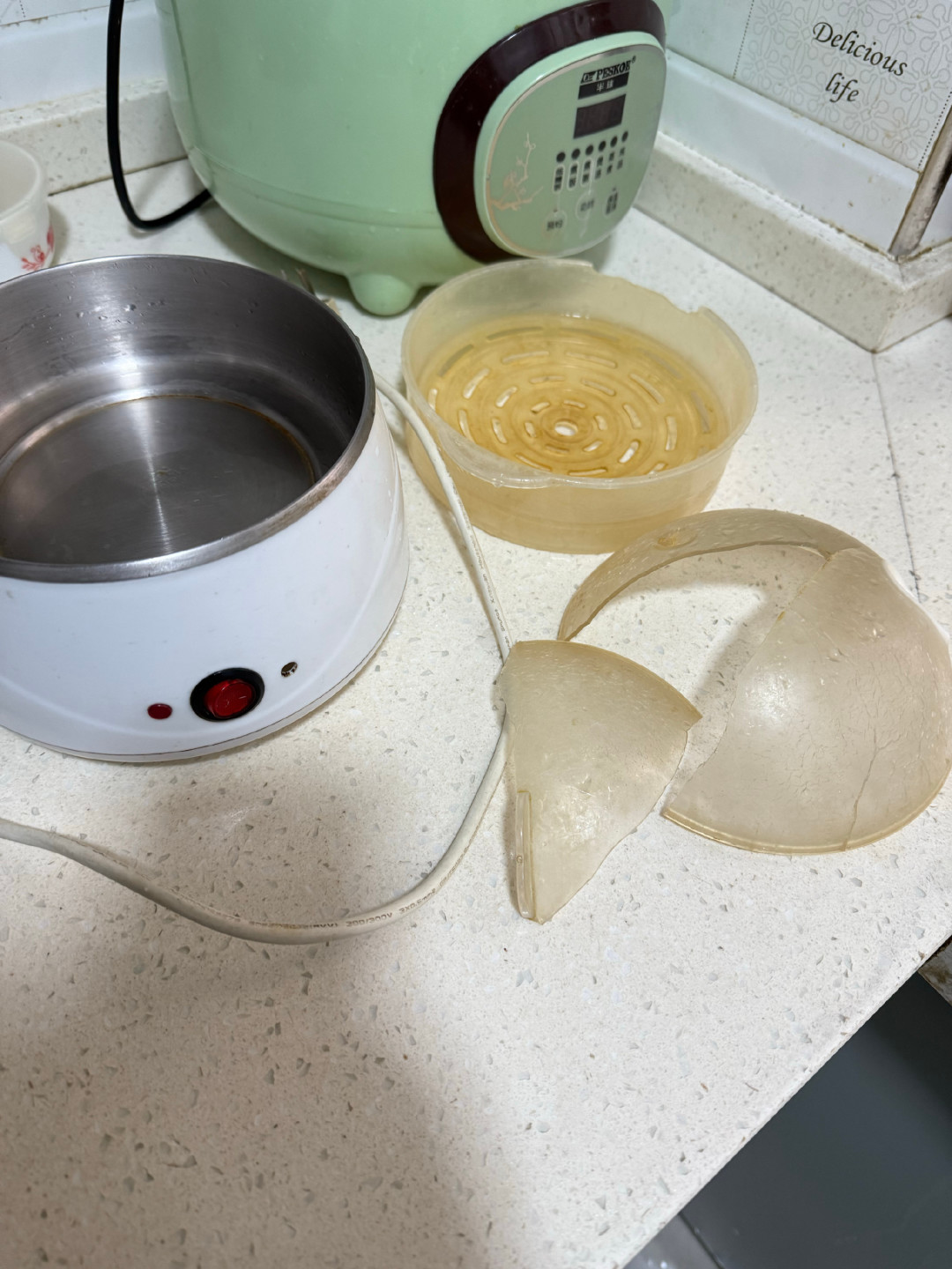 小熊电器净利暴跌41%、#网红小家电集体吃灰了#上热搜：翻遍全网吃灰帖，整理出这份加购自检清单