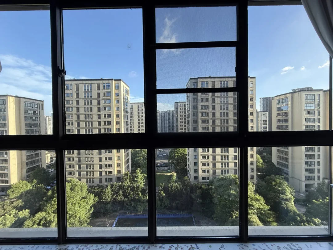 西晒房煎熬中:家用隔热膜从30元铝箔到6000元3M,翻遍全网实测帖把三档钱讲明白