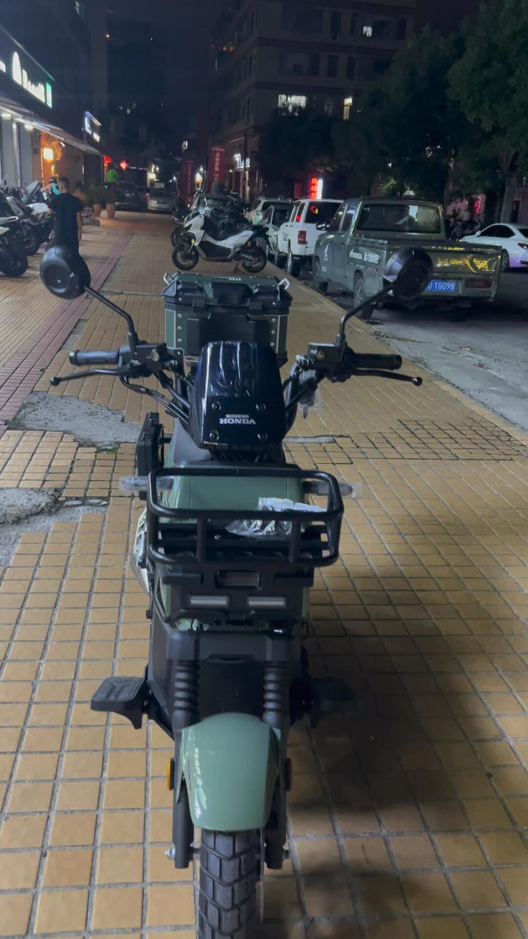 12680元买台125,一半人骂“智商税”,车主却玩上了头:新大洲本田“四块二”上市近一年的真实口碑