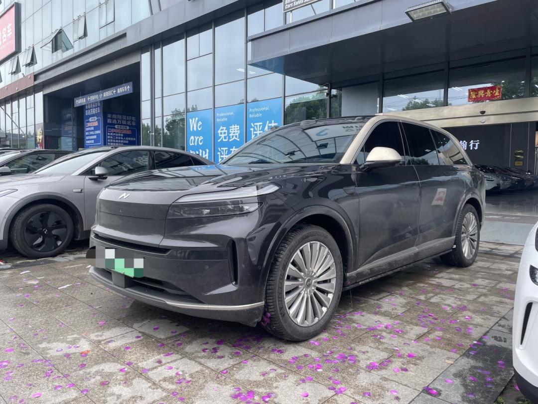 14.8万买到一年车龄的乐道L90,保值率却还是第一?翻遍全网二手挂牌,我发现两个数字都是真的