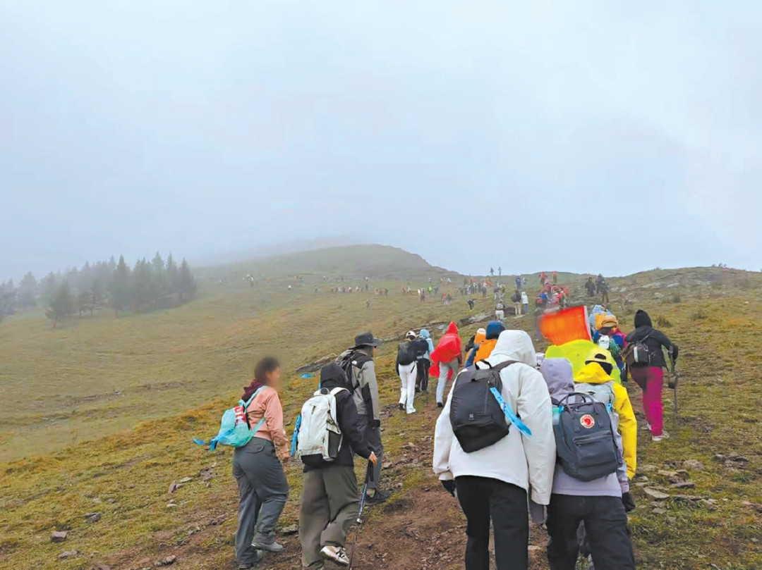领队只培训一两天,就敢带40多人进野山:报徒步团前,问这5个问题