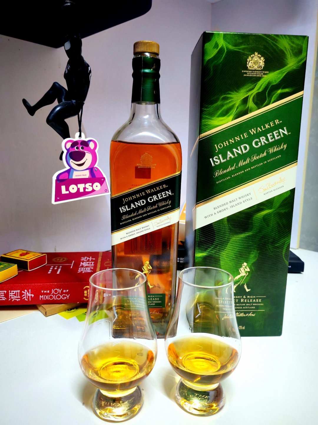 绿牌跌进200元档，却有人买成了岛绿：尊尼获加两款绿瓶其实是两款完全不同的威士忌
