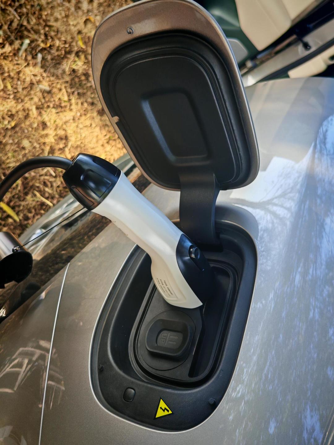 电车露营火锅用电账本:3.3kW和6kW外放电到底能带什么,户外电源还要不要买?