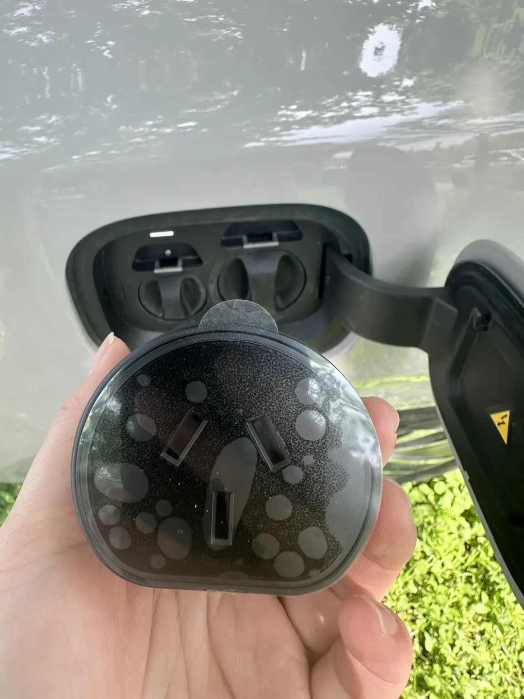 电车露营火锅用电账本:3.3kW和6kW外放电到底能带什么,户外电源还要不要买?