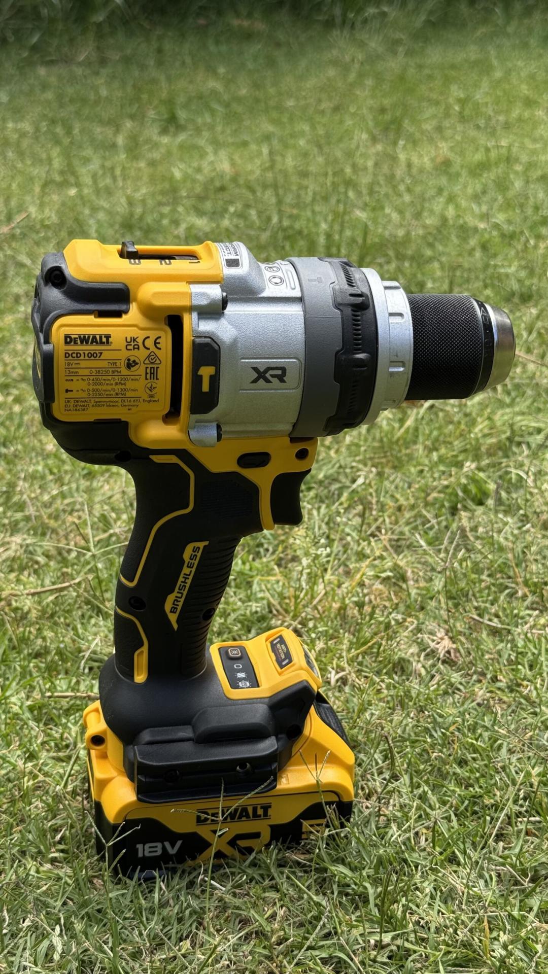 得伟电池,正品三千、闲鱼99:四条上车路线算完账,我只劝你别碰最后一种