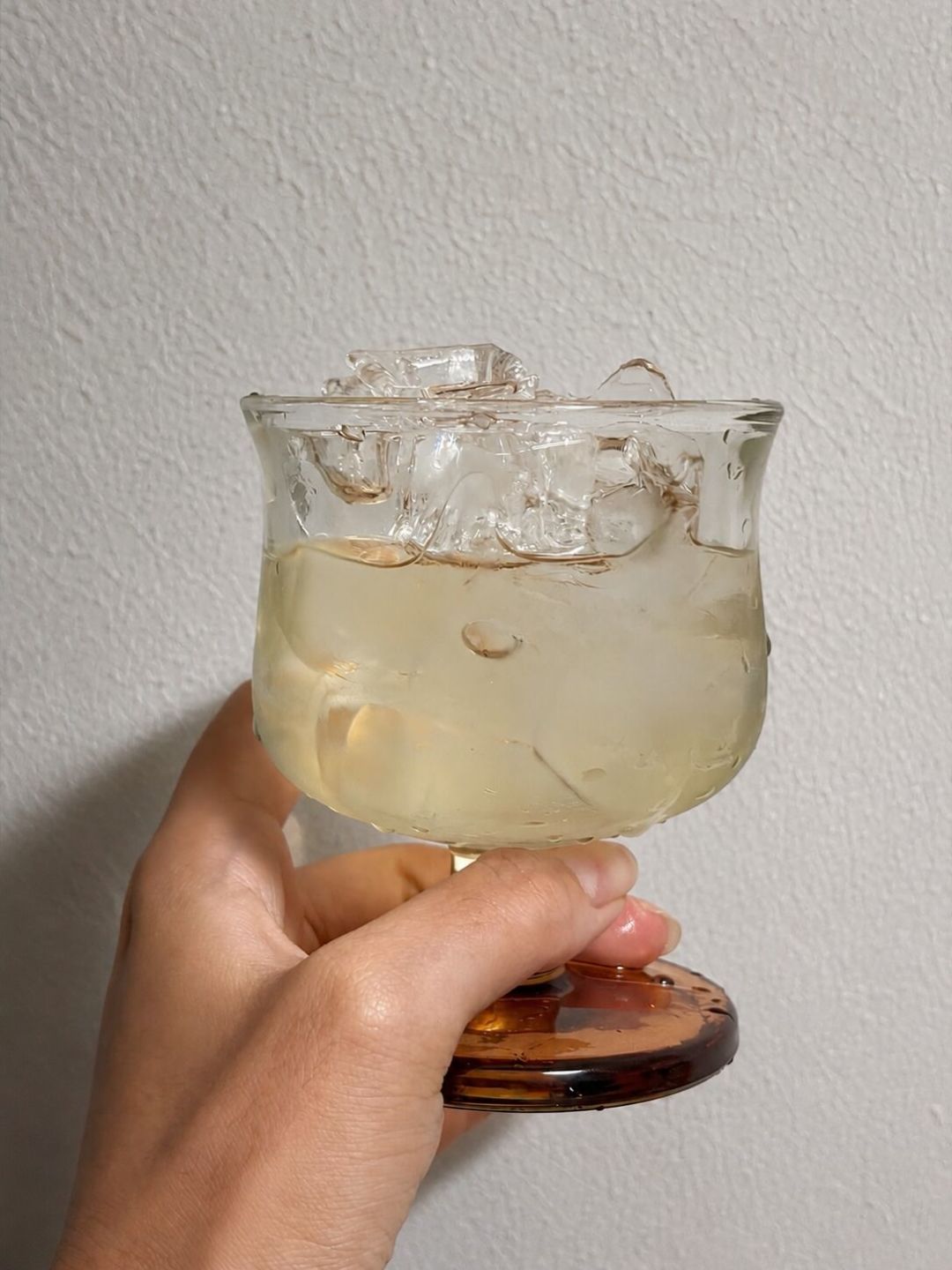 五粮液开始在小红书卖8度果酒：三天十几条种草帖，翻完20条真实反馈，这瓶舒醺值不值得买