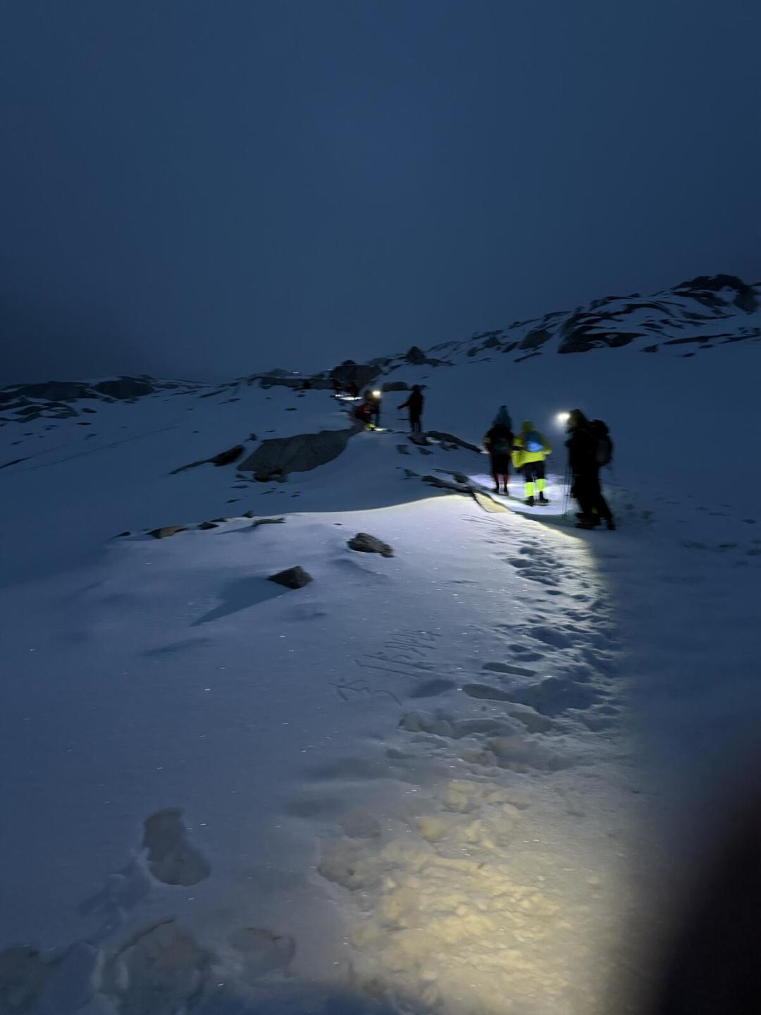 一个月两座雪山14人遇难:秋季进山前,先把