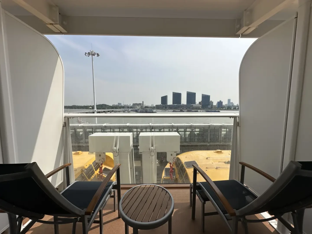 光谱号阳台房同样的钱,有人开门是救生艇景:对照全网15+份房号级实测,整理出3个共识、2个矛盾和一份选房清单