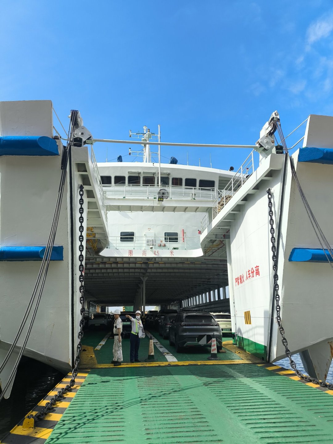 琼州海峡全线停运一晚,给渔船让路:8-9月自驾带车进海南,出发前把这5件事确认了