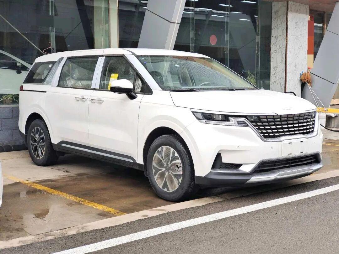 起亚嘉华指导价27.09万,现在裸车16万出头:冷门嘉华又被讨论,这漏值不值得捡