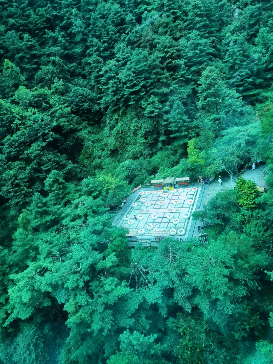 整个围棋圈都在挑战珍珑棋局：核对完原著、规则和电视剧棋谱，我发现金庸考的从来不是围棋