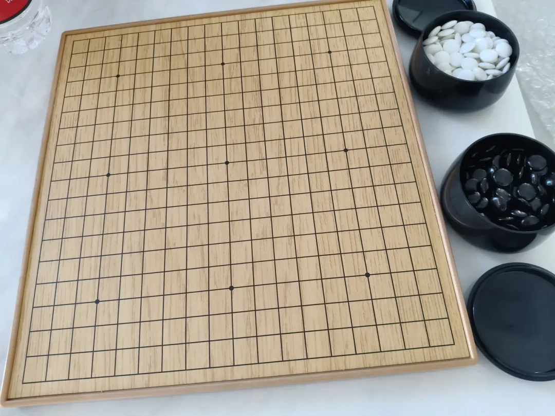 整个围棋圈都在挑战珍珑棋局：核对完原著、规则和电视剧棋谱，我发现金庸考的从来不是围棋