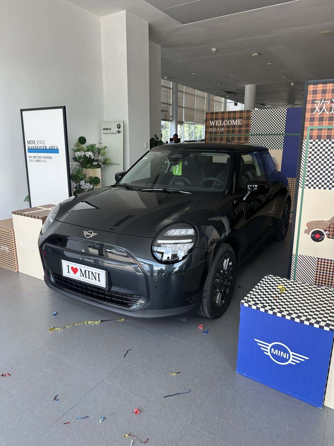 电动MINI限时15.38万起、还能叠1.8万补贴:8月生日月政策拆完,再说该不该下单